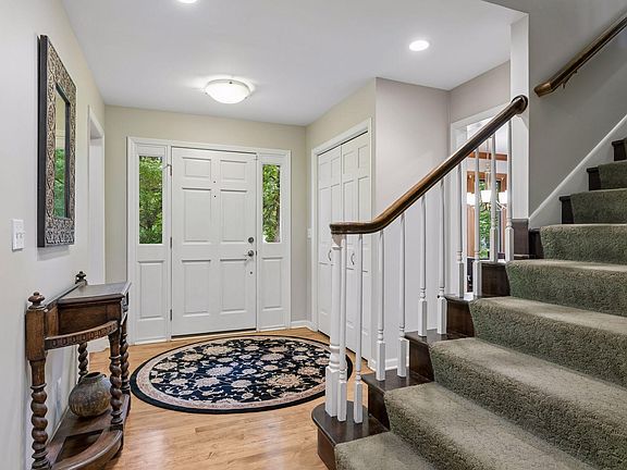 5th image of 265 Oakwood Rd