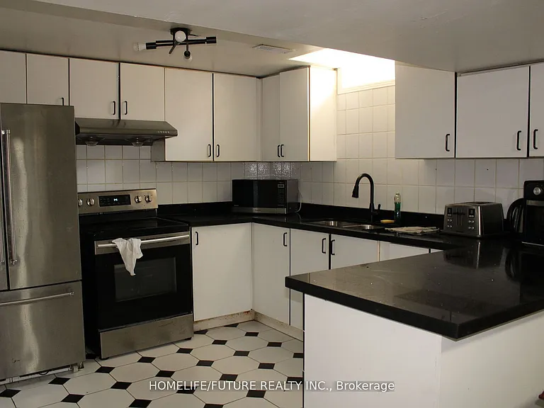 122 Littles Rd #BASEMENT — Photo 3