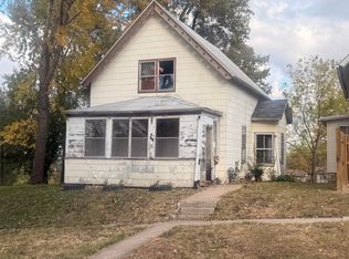 634 S 7th St, Burlington, IA