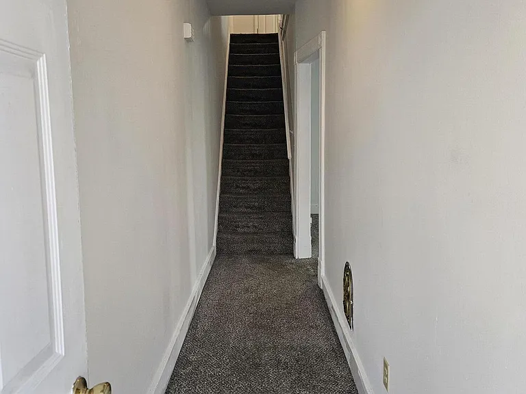 1044 John Ave — Photo 7