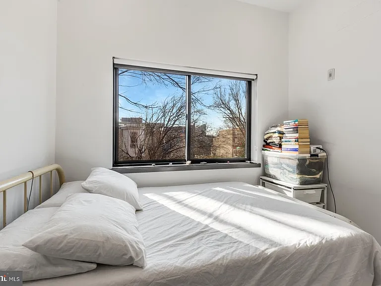1935 E Hazzard St #203 — Photo 8