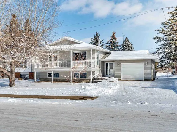 824 W 6th Ave NE, Three Hills, AB T0M 2A0