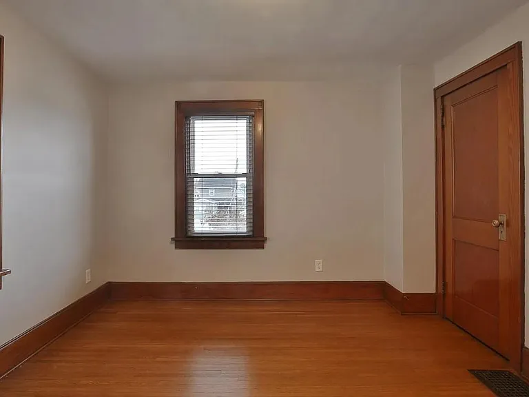 335 E Moler St — Photo 24