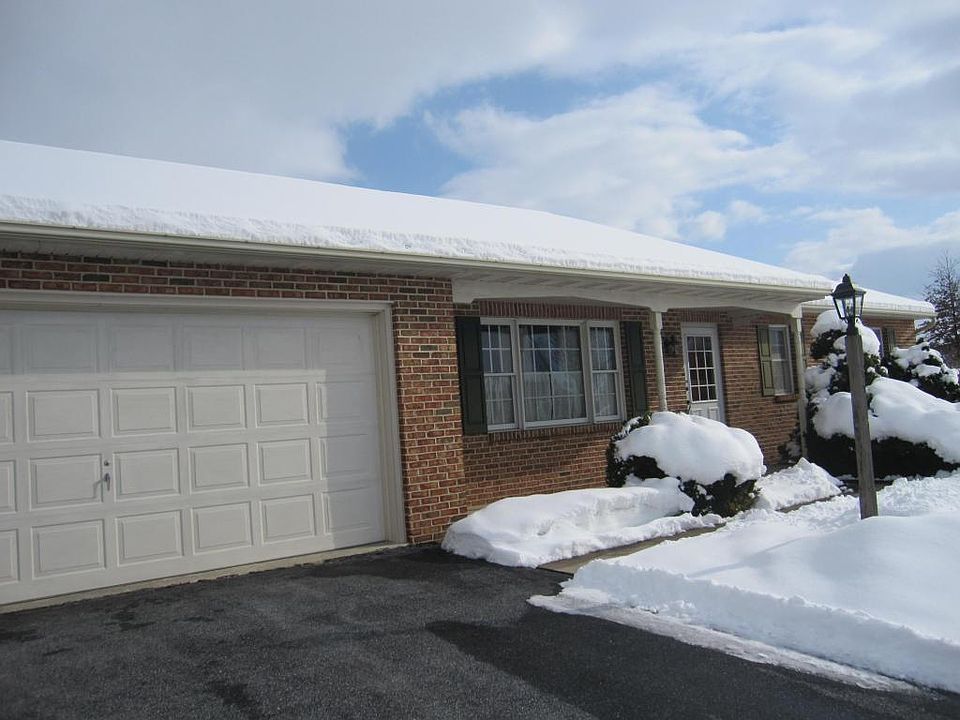 2nd image of 19 Brian Dr
