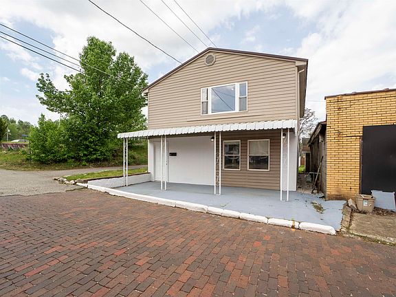 2nd image of 400 Crump St