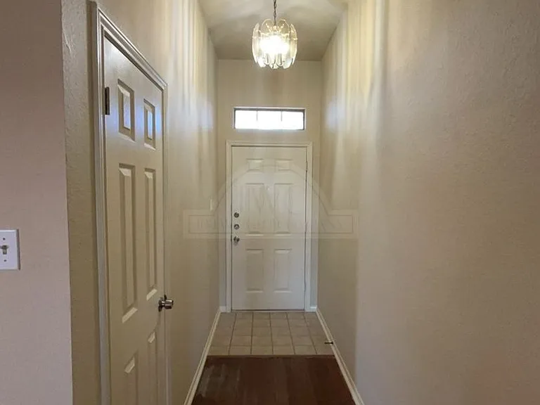 3906 Lone Oak Dr — Photo 8