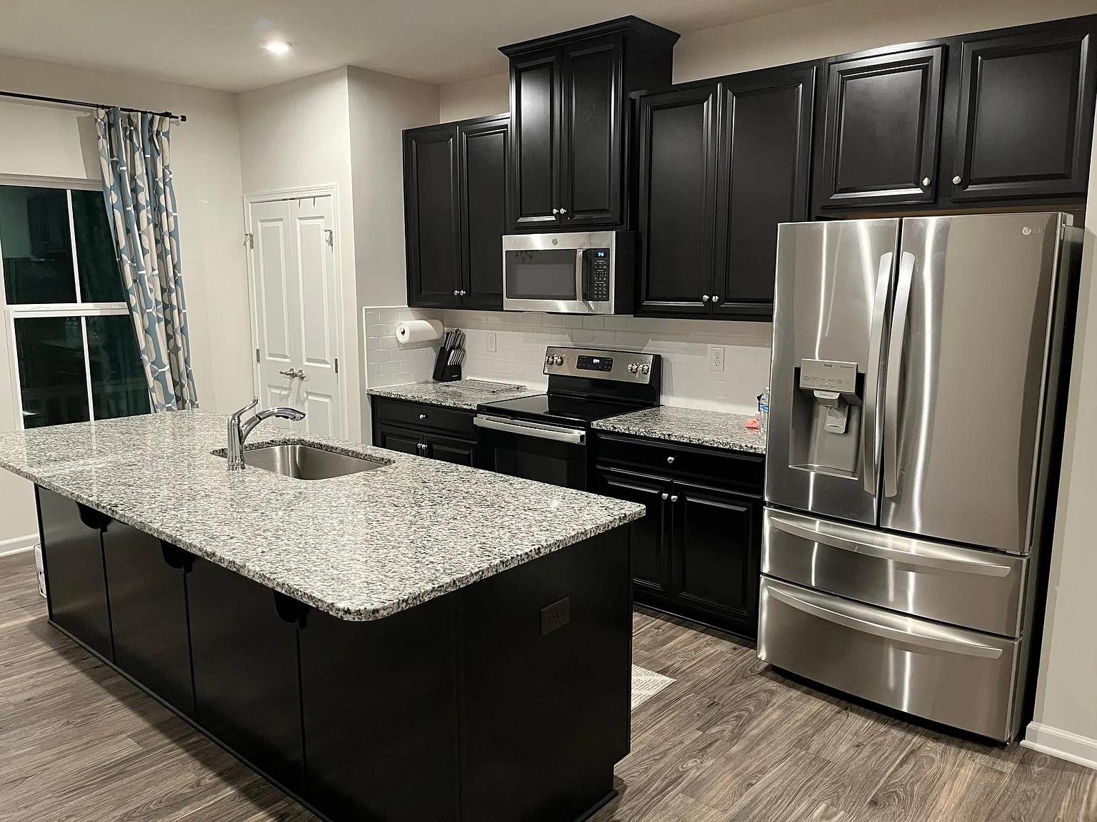 7104 Chestnut Way — Photo 3