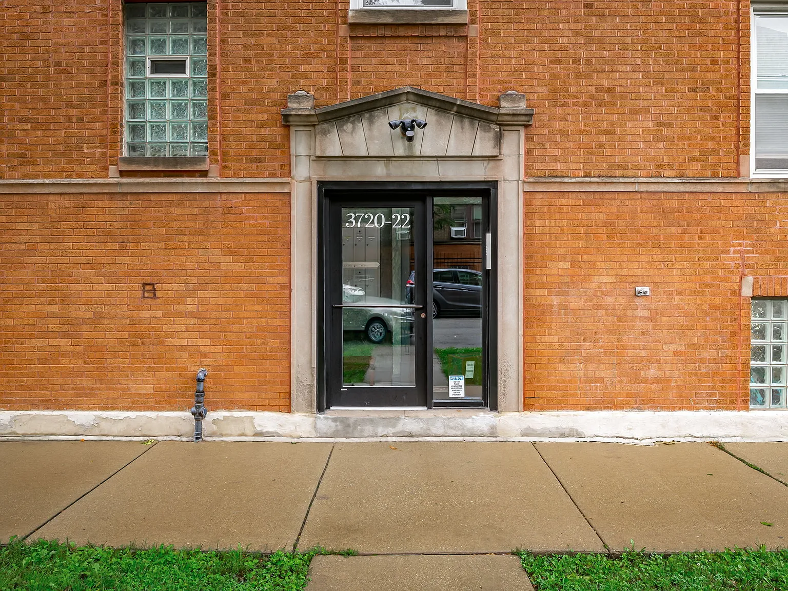 2 bed, 1100 sqft, $2,000 — Photo 2