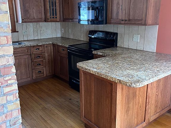 3rd image of 818 N Pine St