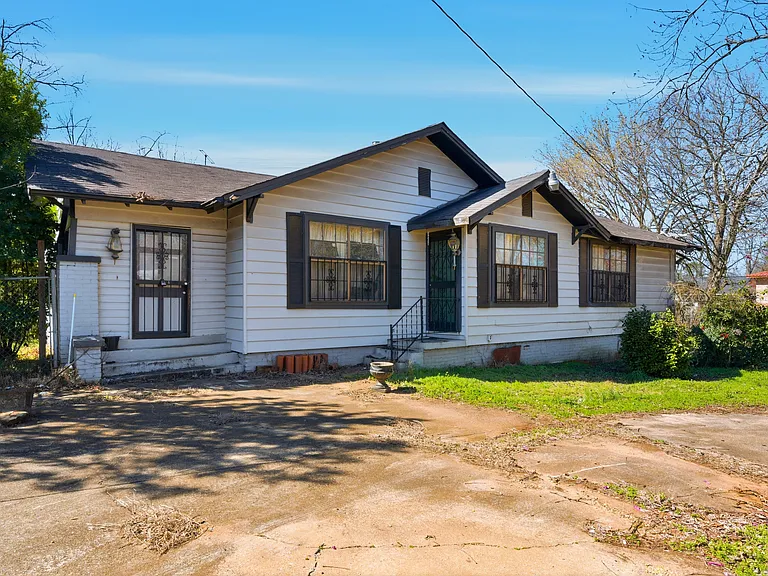 3332 Walnut Ave SW — Photo 1