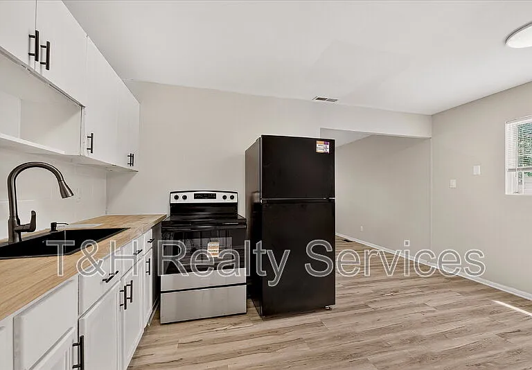 2714 Dawson St — Photo 13