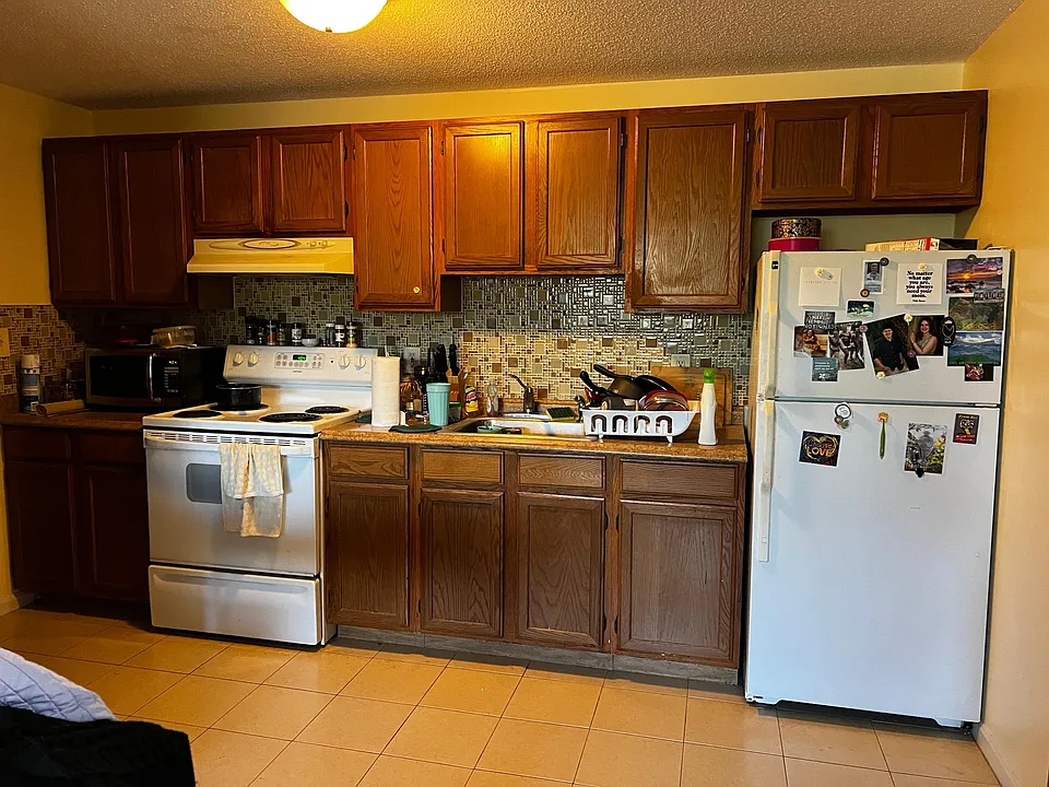 85 Charles St #11