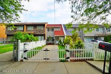 60 Benjamin Place  image 1 of 40