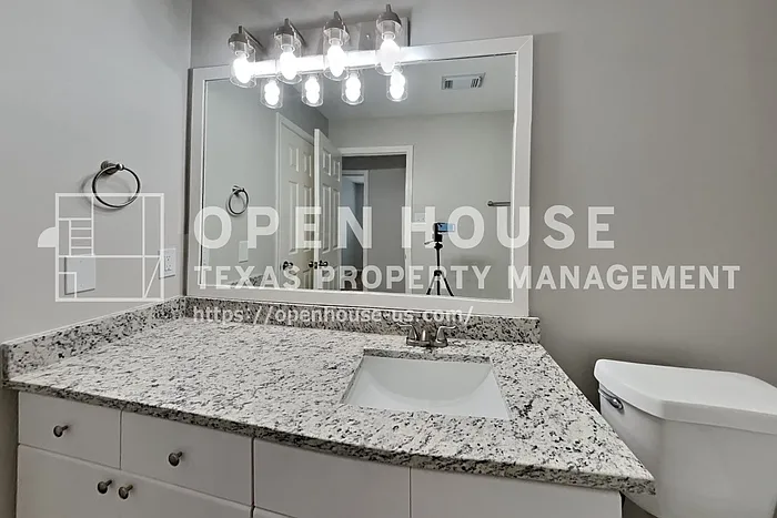 12827 Deer Cove Ln — Photo 17