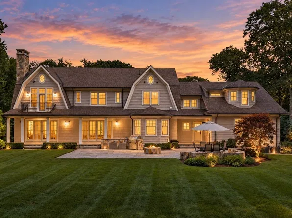 250 Country Dr, Weston, MA 02493