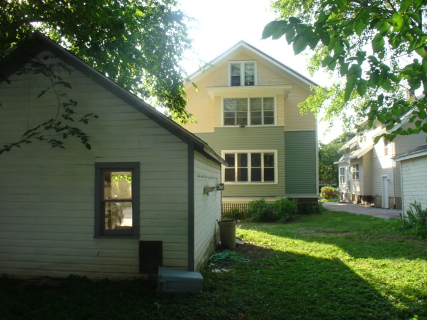 2537 East Johnson Street — Photo 3