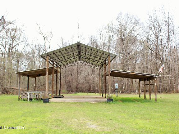 3rd image of 196 Cedar Creek Rd