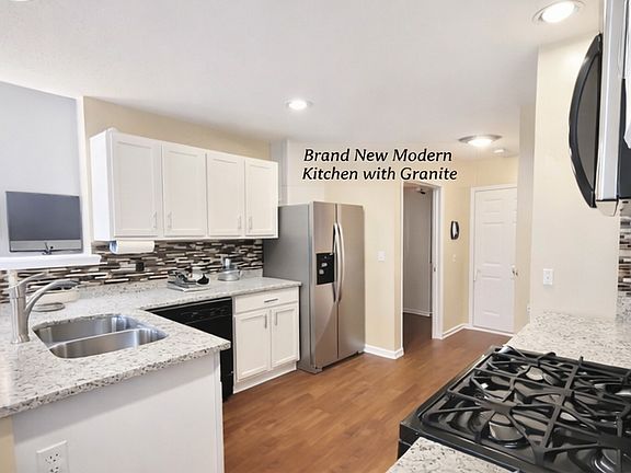 5th image of 9821 Treymore Dr