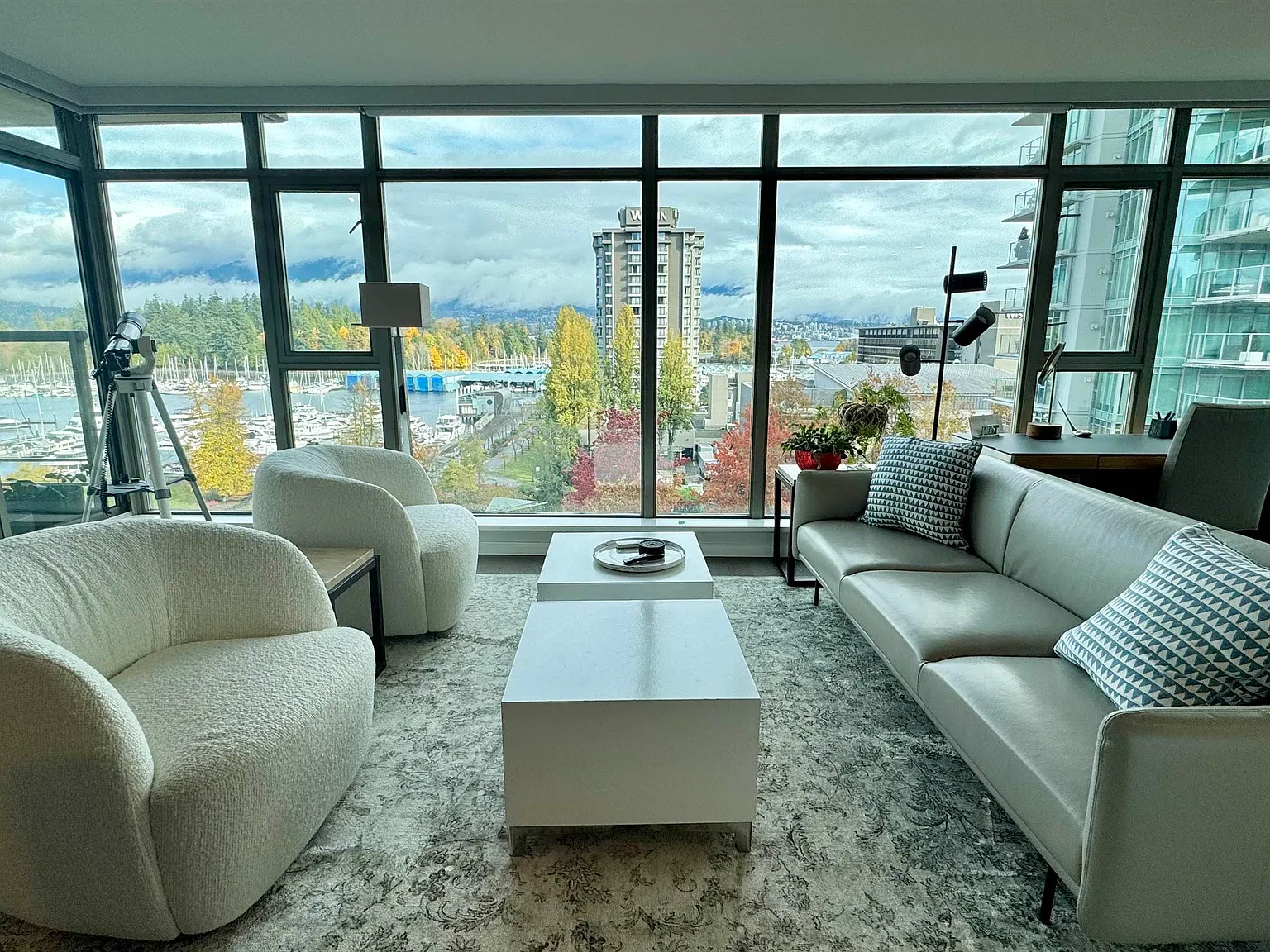 2 bed, 1210 sqft, $5,500 — Photo 2