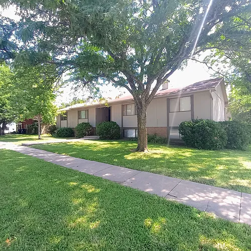 3424 SW Burnett Rd Photo 1