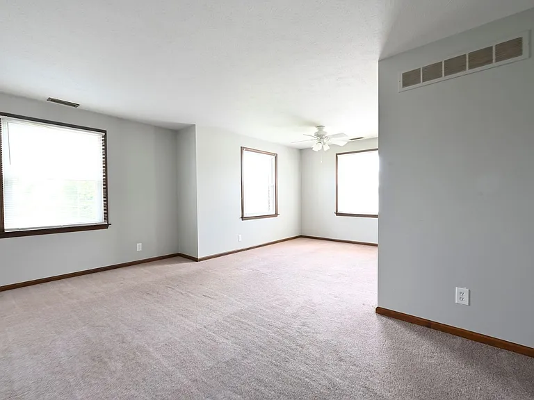 425 W Cook Rd #1 — Photo 2