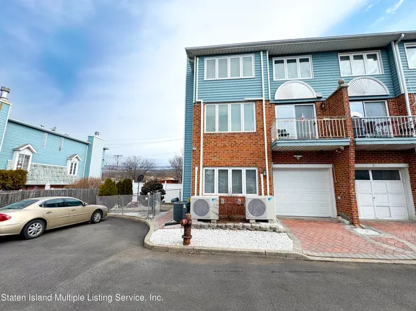 31 Teri Ct, Staten Island, NY 10314