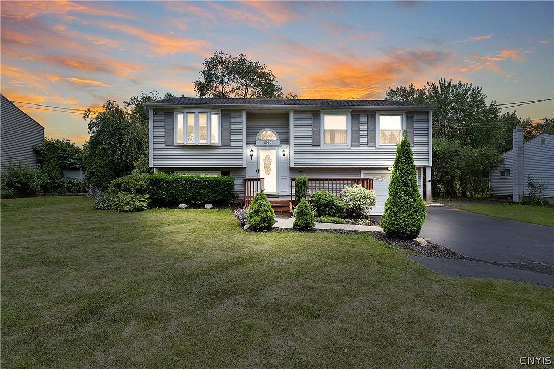 Pony's House il_1080xN.7293846563_2dfu.jpg