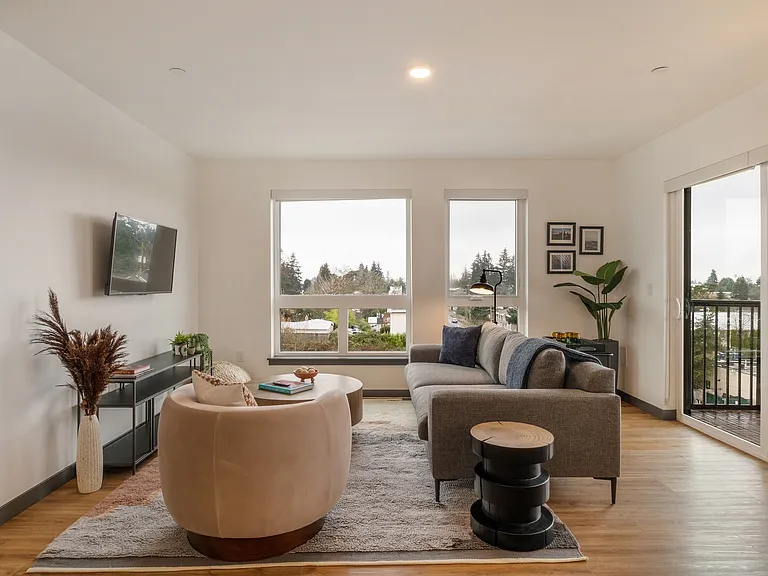Elevation 16 — Photo 12