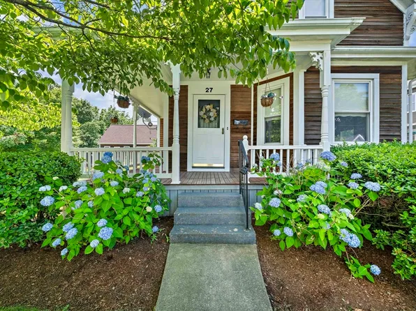 27 Erin St, Whitman, MA 02382