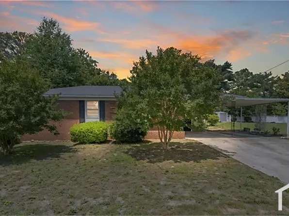 2560 Pine Springs Dr, Fayetteville, NC 28306