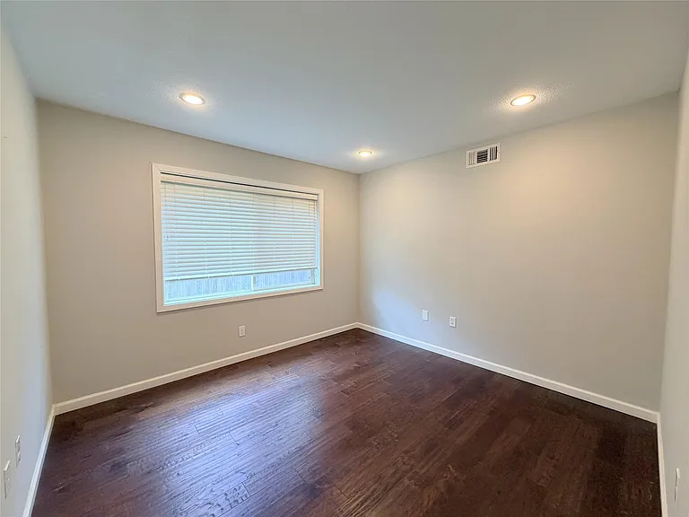 5019 Yarwell Dr — Photo 28