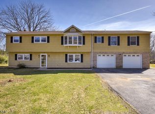83 Davis Rd, Franklin, NJ 07416