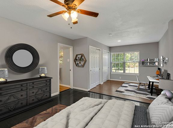 3rd image of 347 Pinewood Ln
