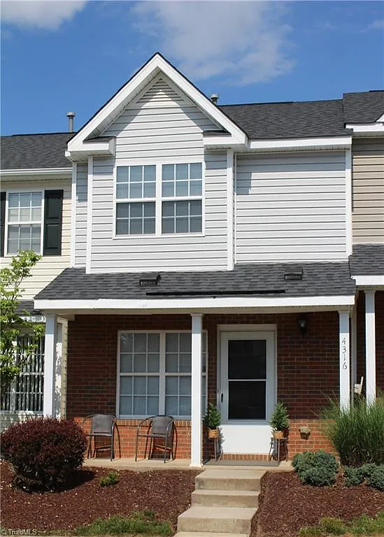 2 bed, 2.5 bath, 1128 sqft, $1,500 — Photo 1