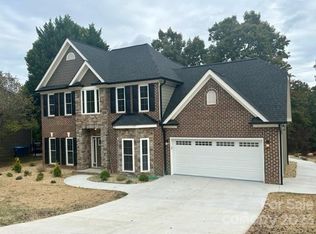 1128 Players Ridge Rd, Hickory, NC 28601