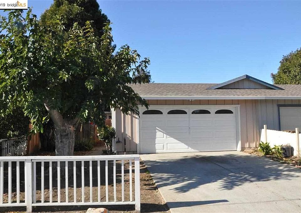 1st image of 2126 Banyan Way