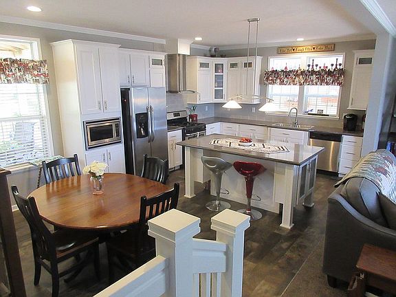 Sunken Kitchen /Dining 