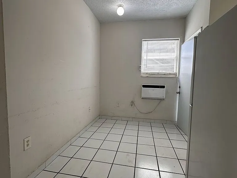 Kina Hialeah Apartments — Photo 15