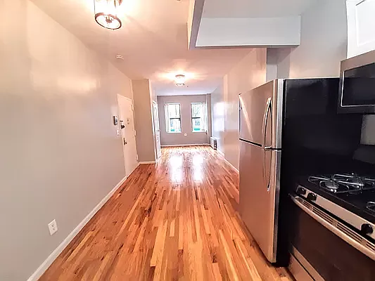 Rented by Friedman Mayer, LREB | media 17