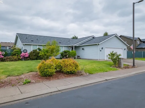 5323 Olympic Cir, Eugene, OR 97402