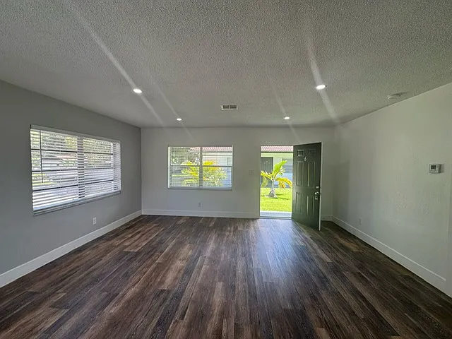 3315 SW 15th Ave #6 — Photo 6