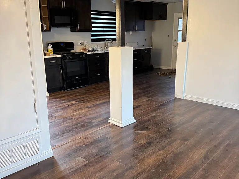 10452 Longden St — Photo 5