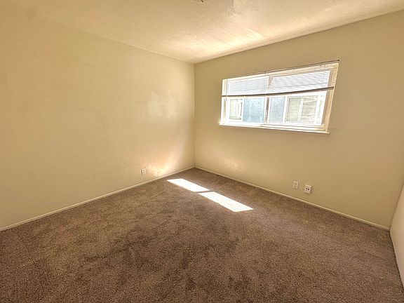 5th image of 268 Pamela Ave APT 2