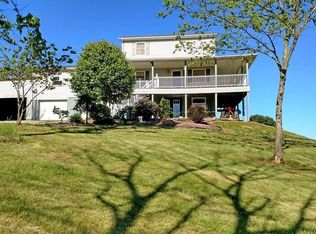 333 Calder Ridge Rd, Belpre, OH 45714