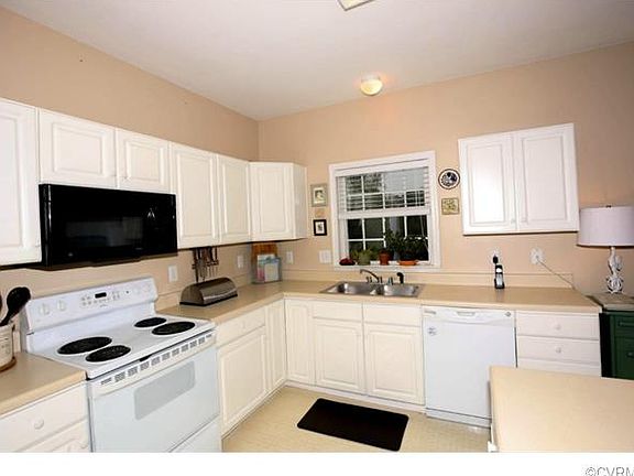 2nd image of 7700 Hungary Woods Pl
