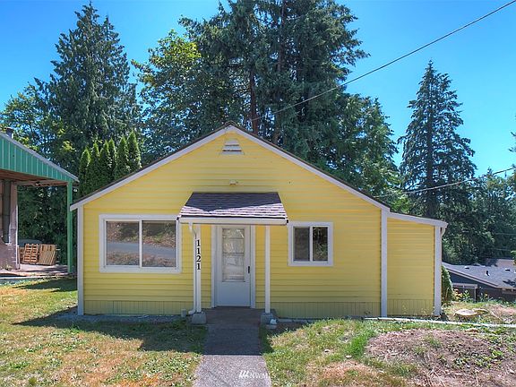 New bright exterior paint that makes the home pop. >
