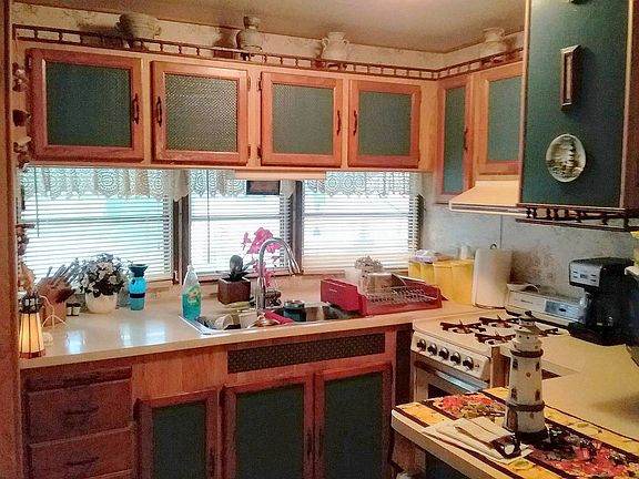 3rd image of 28229 267w Cres #33