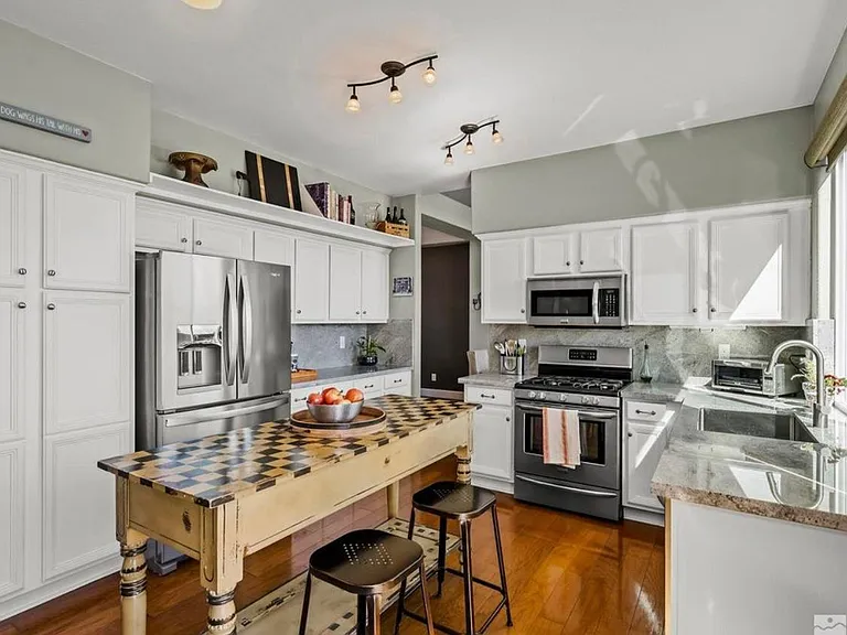 3270 Fairlands Dr — Photo 10