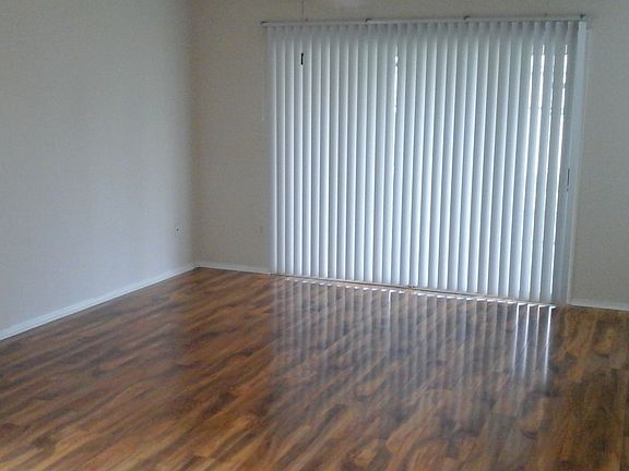 Living Room-door to porch