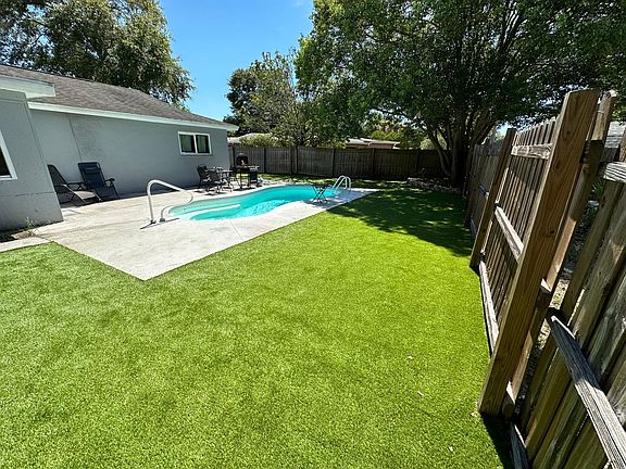 3rd image of 510 Limetree Dr
